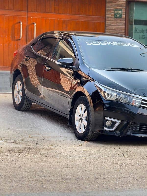 Toyota Corolla Altis 2016 1