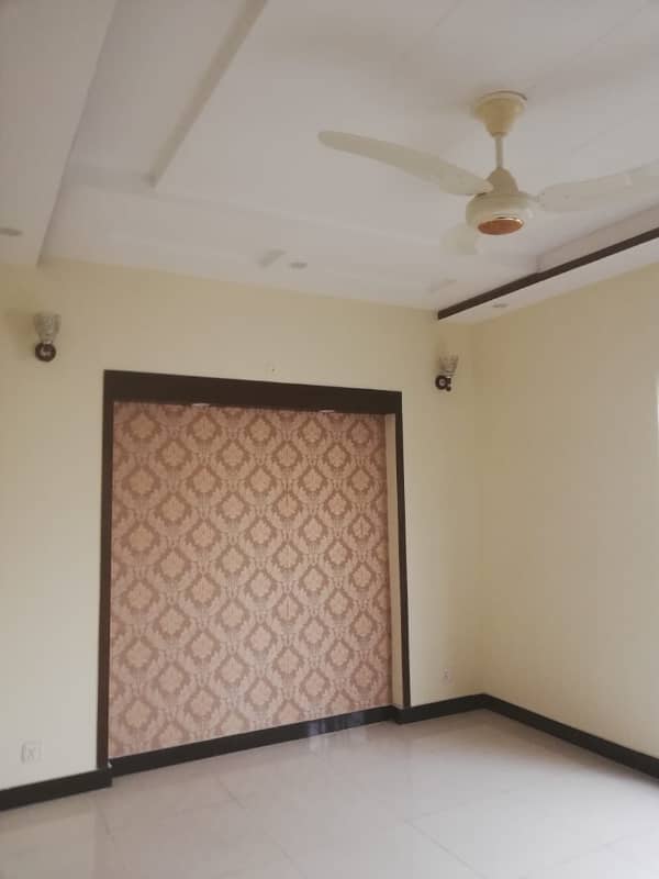 5 Marla Like New House Available For Sale In Bahria Town Lahore. 6