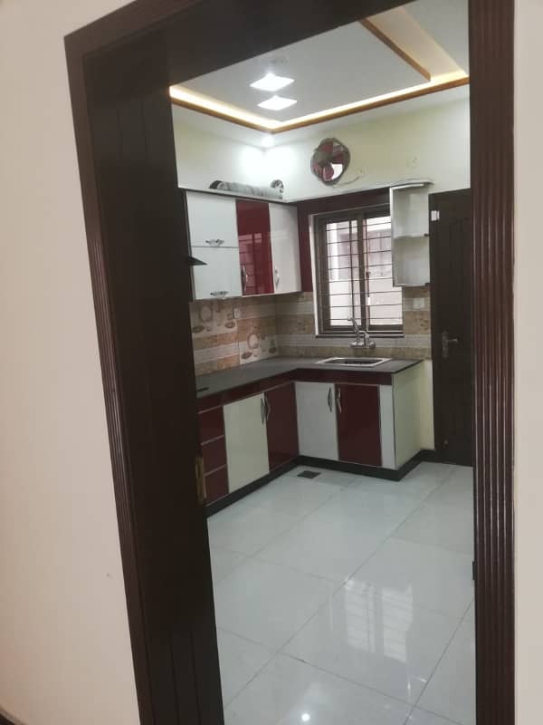 5 Marla Like New House Available For Sale In Bahria Town Lahore. 9