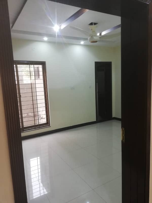 5 Marla Like New House Available For Sale In Bahria Town Lahore. 12