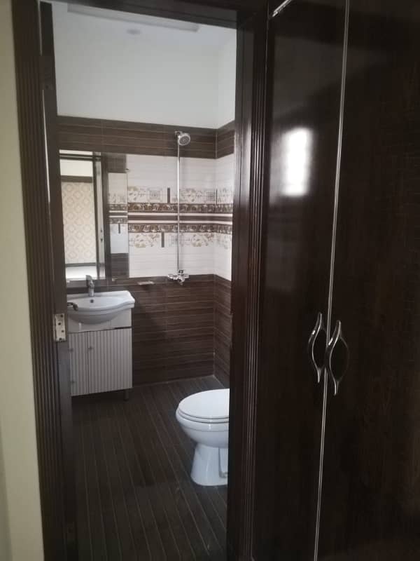 5 Marla Like New House Available For Sale In Bahria Town Lahore. 13