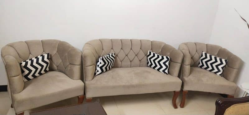 4 seater sofa in Islamabad 1