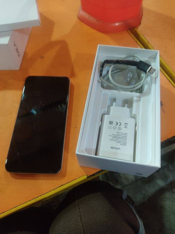 Vivo y30with 4/128.03016922130 8