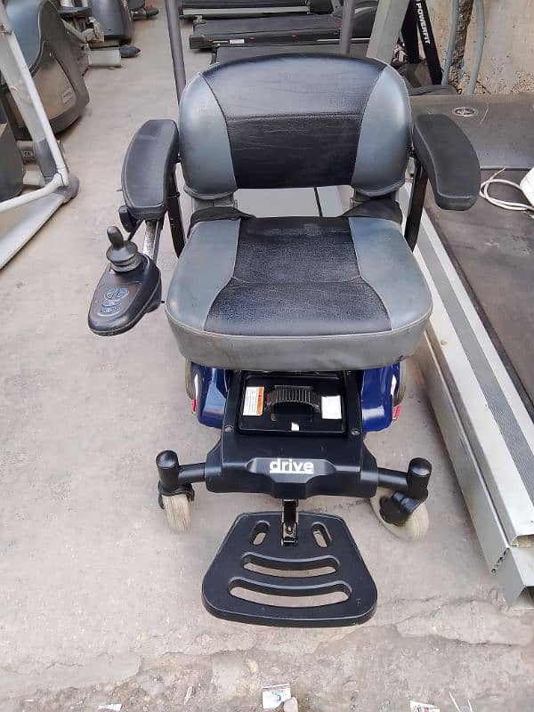 Electric wheelchair 3