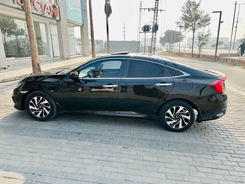 Honda Civic Oriel 2017 12