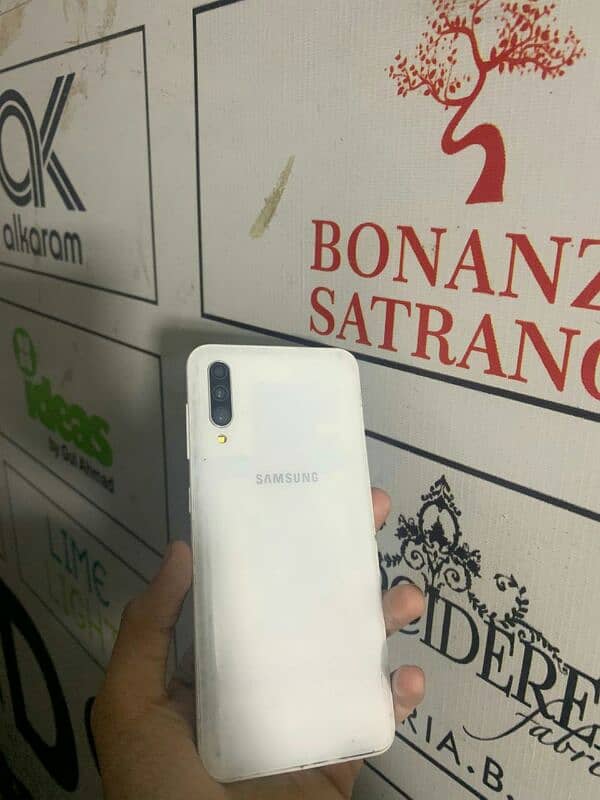 Samsung A30s 1