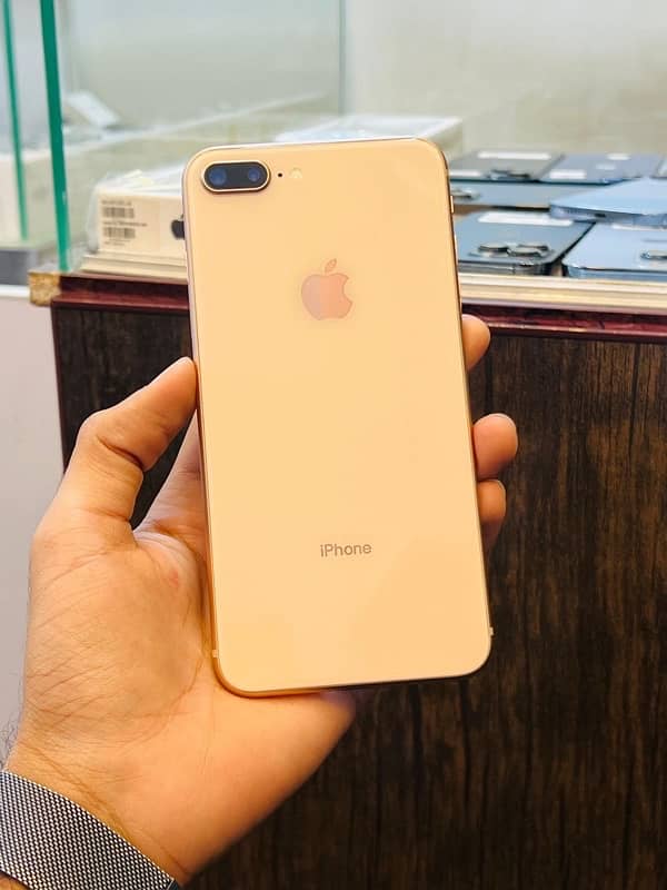 iPhone 8 Plus 0