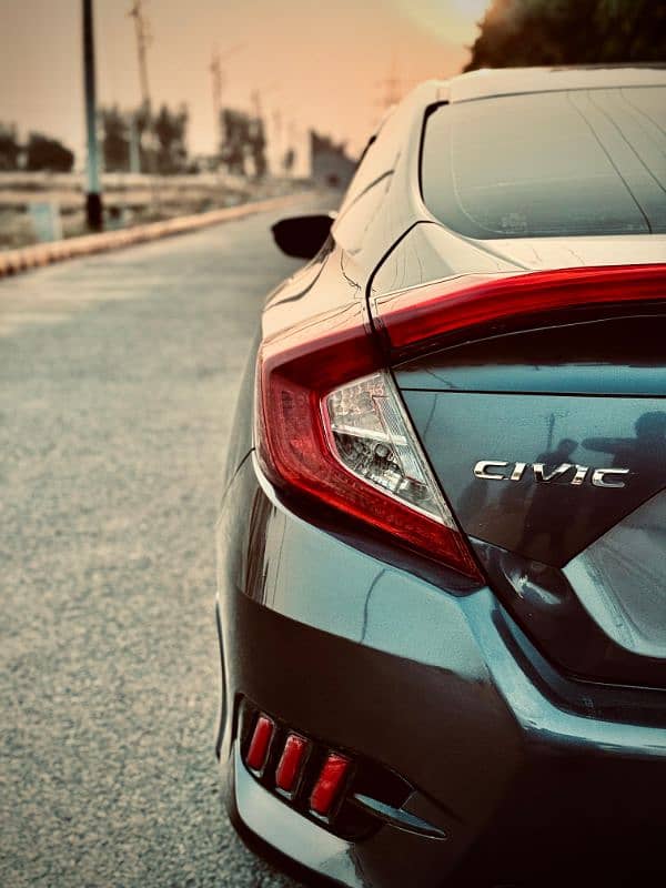 Honda Civic Oriel 2018 7