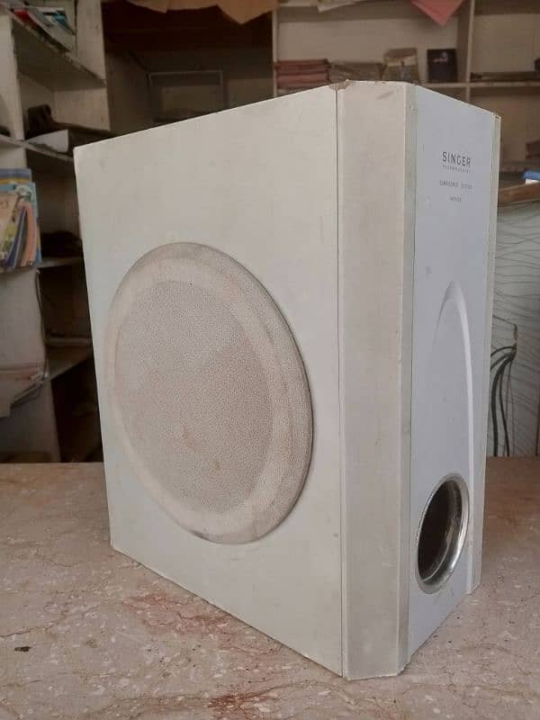 Singer Speaker ( Subwoofer ) 0