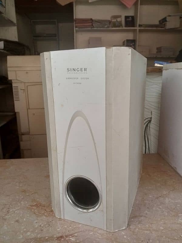 Singer Speaker ( Subwoofer ) 1