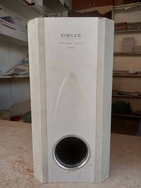 Singer Speaker ( Subwoofer ) 2