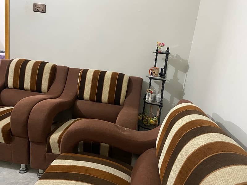 Beautiful comfy Sofa Set with Glass table available 1