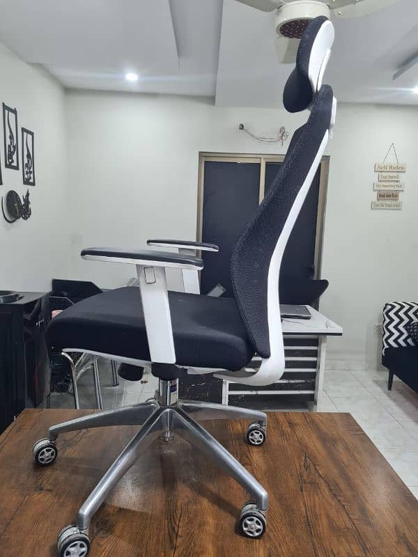 office furniture only 1 month use 3