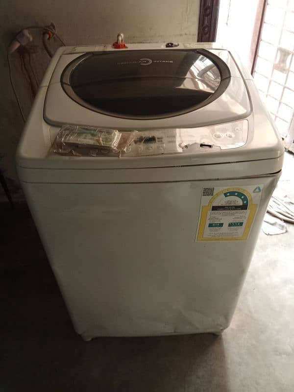 Automatic washing machine circular rounds used but it's working isgood 1