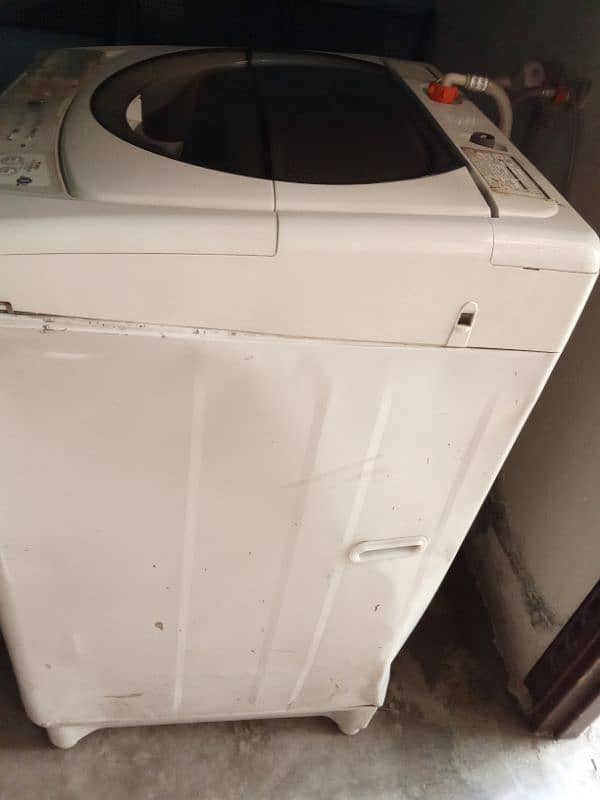 Automatic washing machine circular rounds used but it's working isgood 5