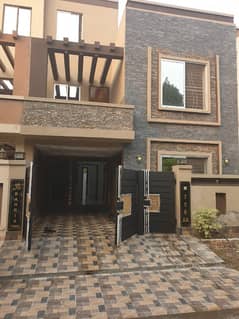 5 Marla Like New House With Gas Available For Sale In Bahria Town Lahore