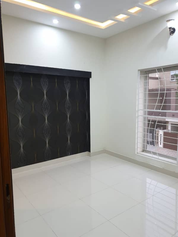 5 Marla Like New House With Gas Available For Sale In Bahria Town Lahore 11