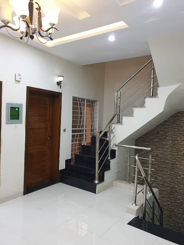 5 Marla Like New House With Gas Available For Sale In Bahria Town Lahore 19