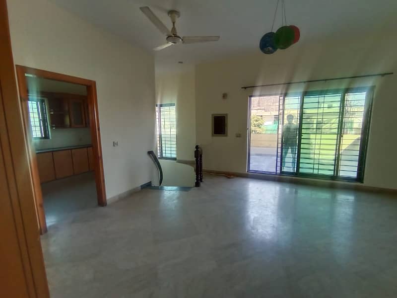 10 MARLA UPPER PORTION FOR RENT IN DHA PHASE 2 NEAR MASJID MARKET PARK 2