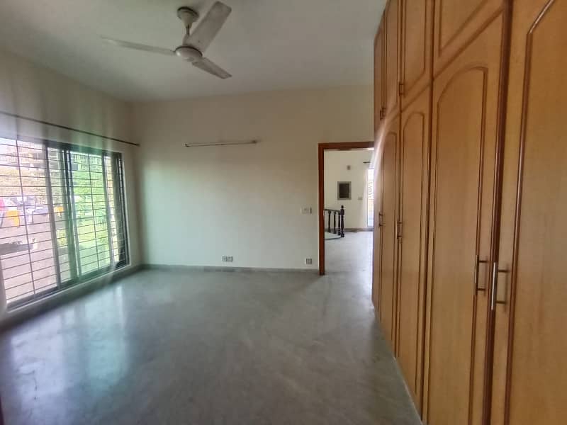 10 MARLA UPPER PORTION FOR RENT IN DHA PHASE 2 NEAR MASJID MARKET PARK 7