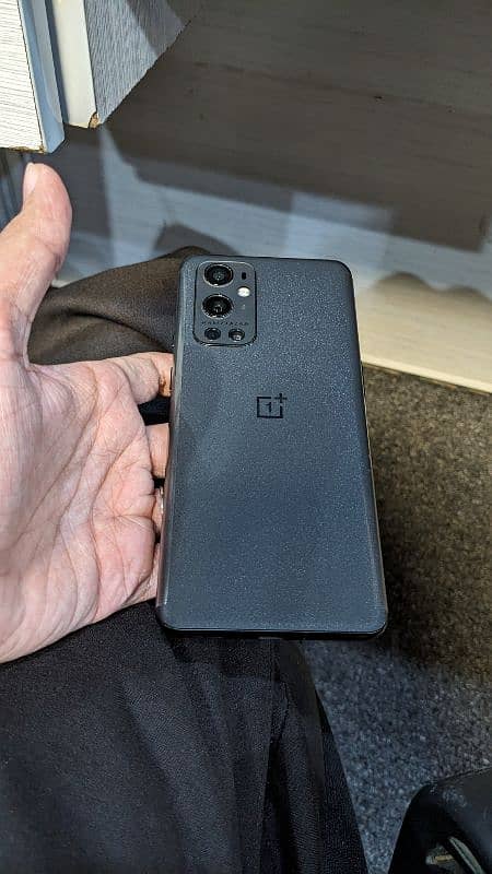 OnePlus 9 Pro 12/256 Dual sim approved with green line in display 8