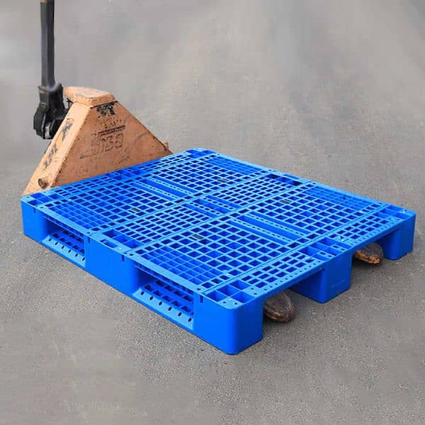 Heavy industrial load capacity plastic pallets | New & used pallets 1