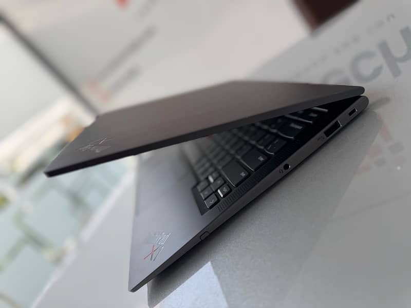 Lenovo X1 Thinkpad Yoga | Lenovo Laptop 4