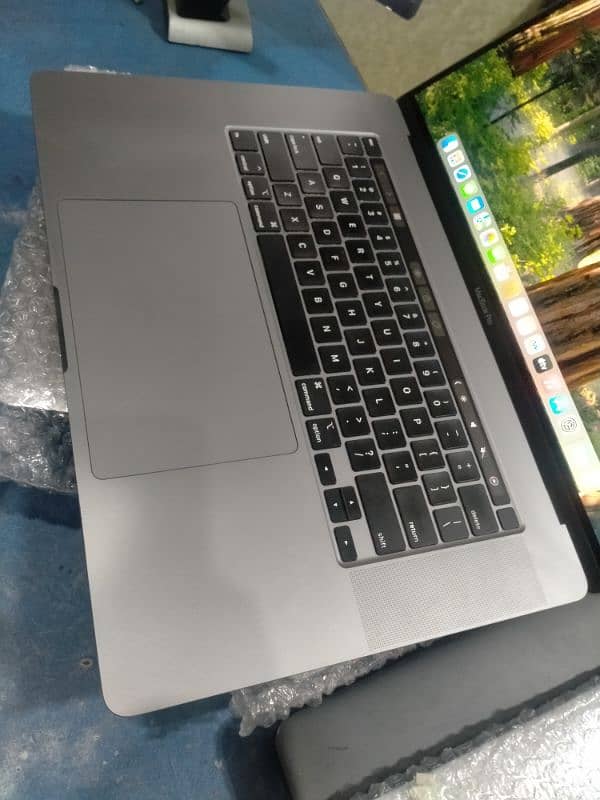 Apple MacBook Pro 2019 16" Intel core i9 16/1TB 6