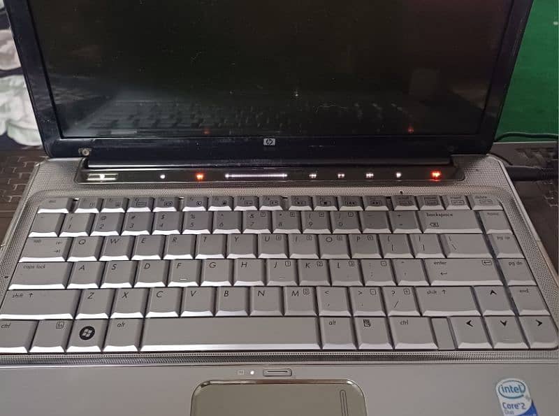 HP silver body Windows 7 Laptop 1