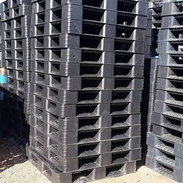 Best plastic storage pallets in Pakistan | Used pallet | Wooden Pallet 2