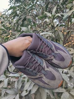 Adidas Yeezy Boost 700