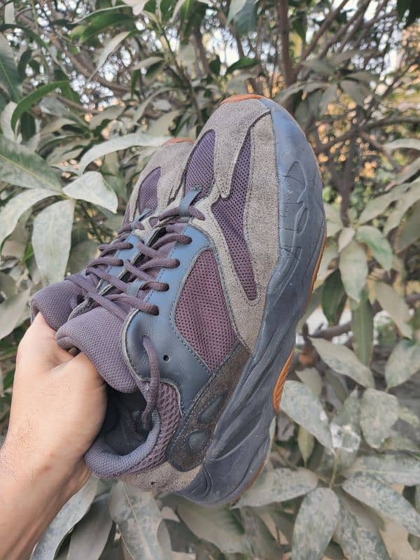 Adidas Yeezy Boost 700 6