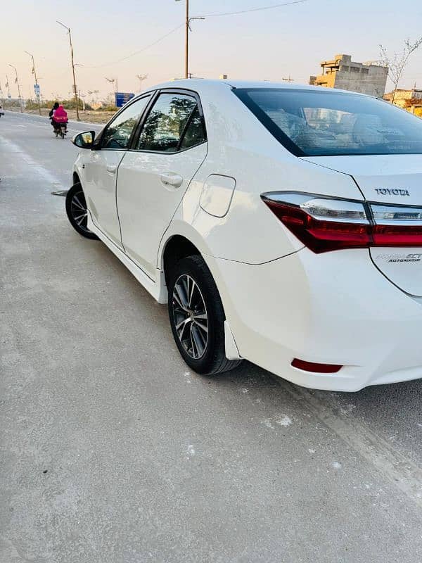 Toyota Altis Grande 2018 4