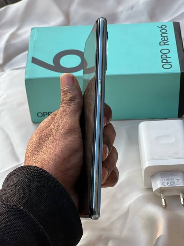 Oppo Reno 6 complete Box 10/10 Scratchless Phone 2