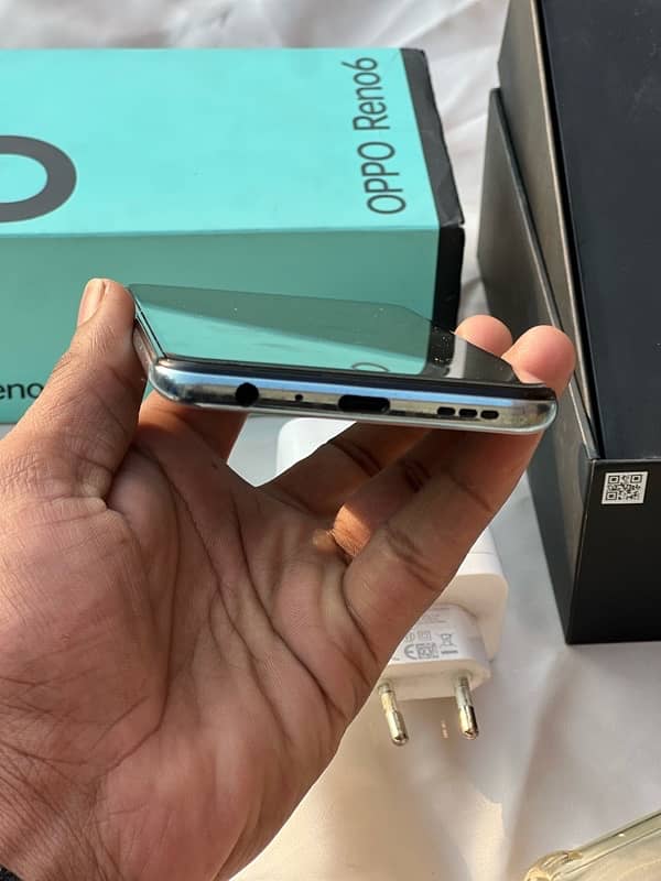 Oppo Reno 6 complete Box 10/10 Scratchless Phone 4