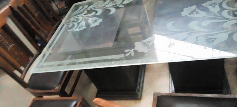 sheesham wood dining table (urgent sell,) 1