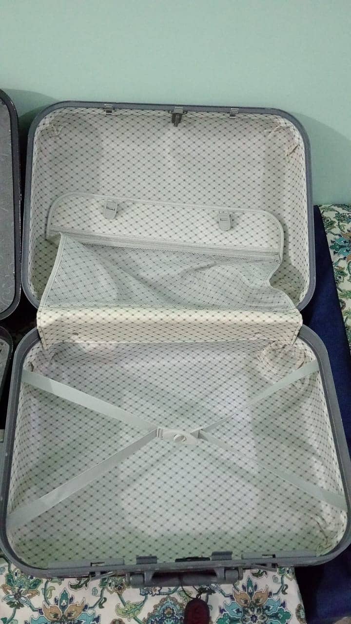 suit case for sale in karachi 7