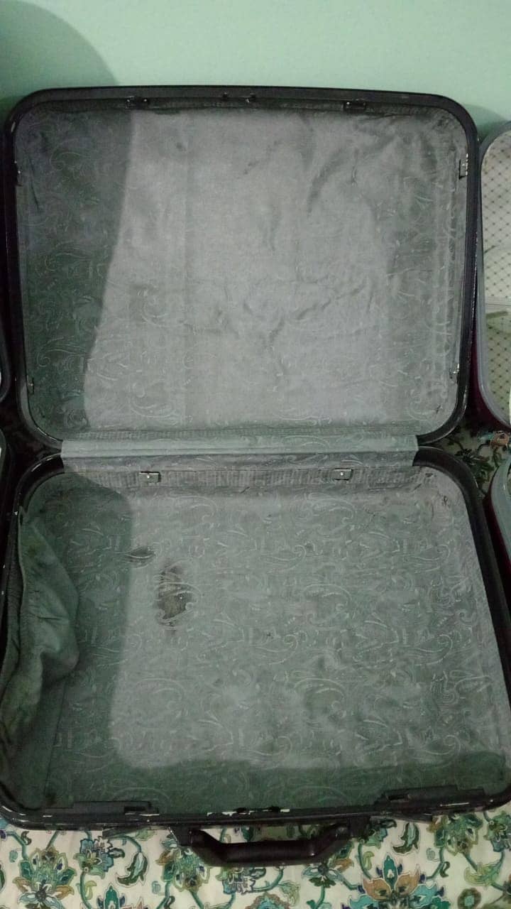 suit case for sale in karachi 8