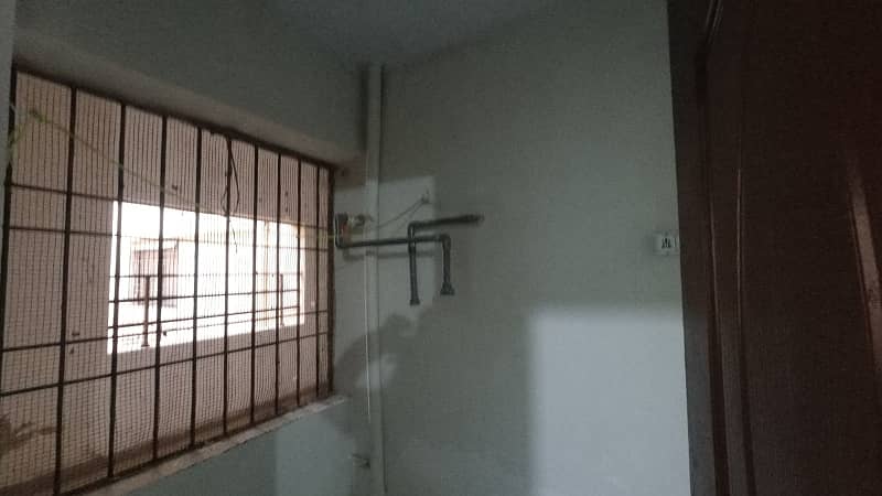 Flat Available on Sale in Gulshan iqbal block 14