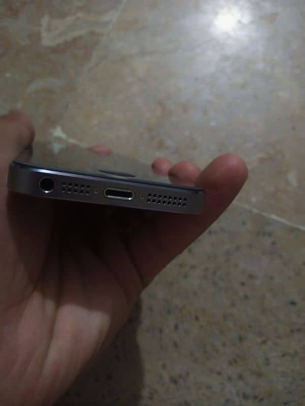 iphone 5s new condition 5