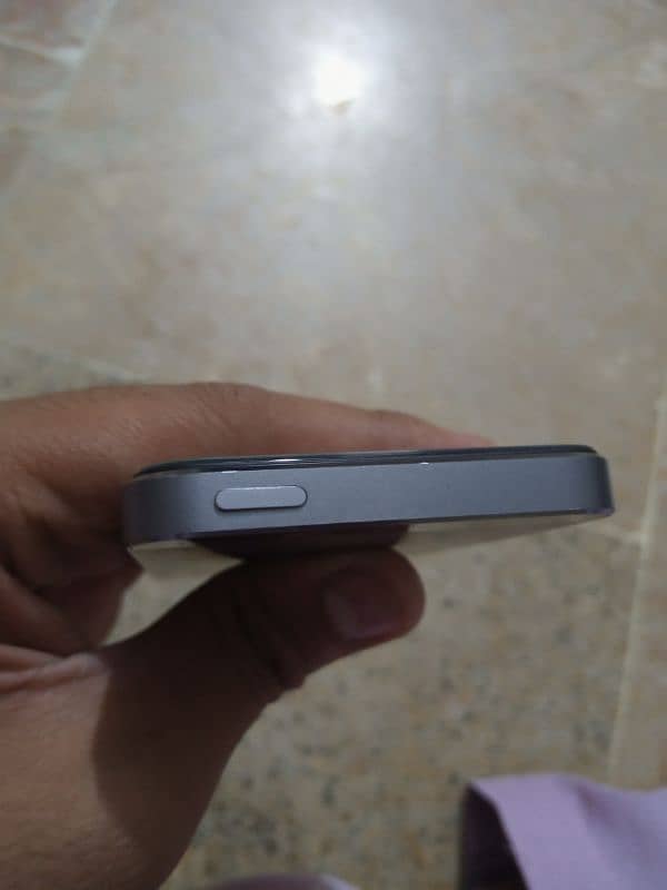 iphone 5s new condition 8