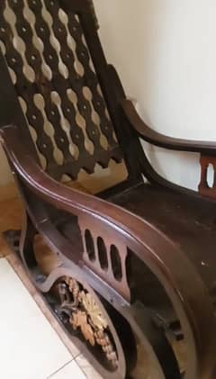 Wooden Rocking Chair/Easy chair/Relaxing chair for Sale