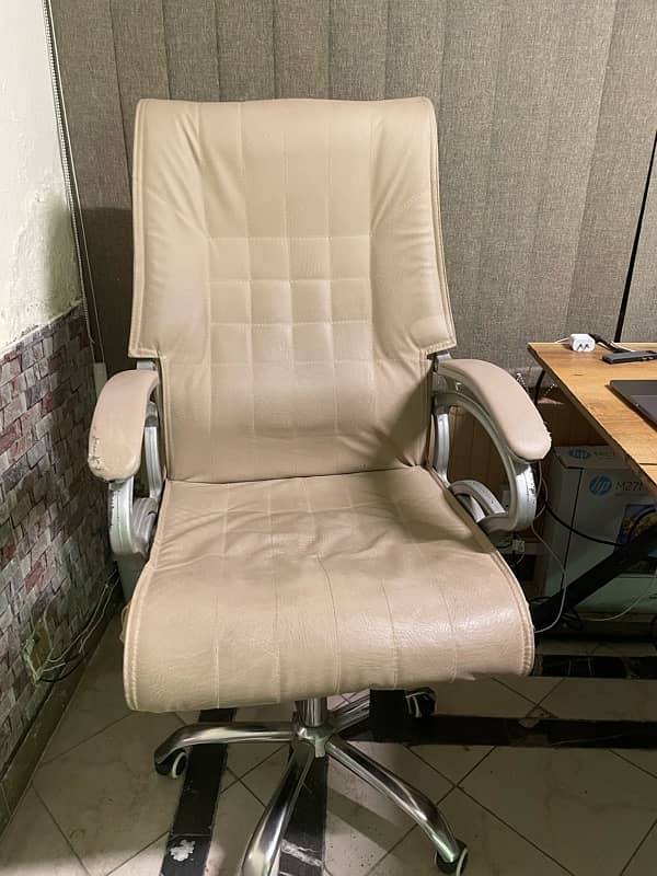 executive chair 1