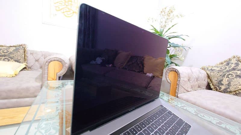 apple MacBook pro 15 2019 9