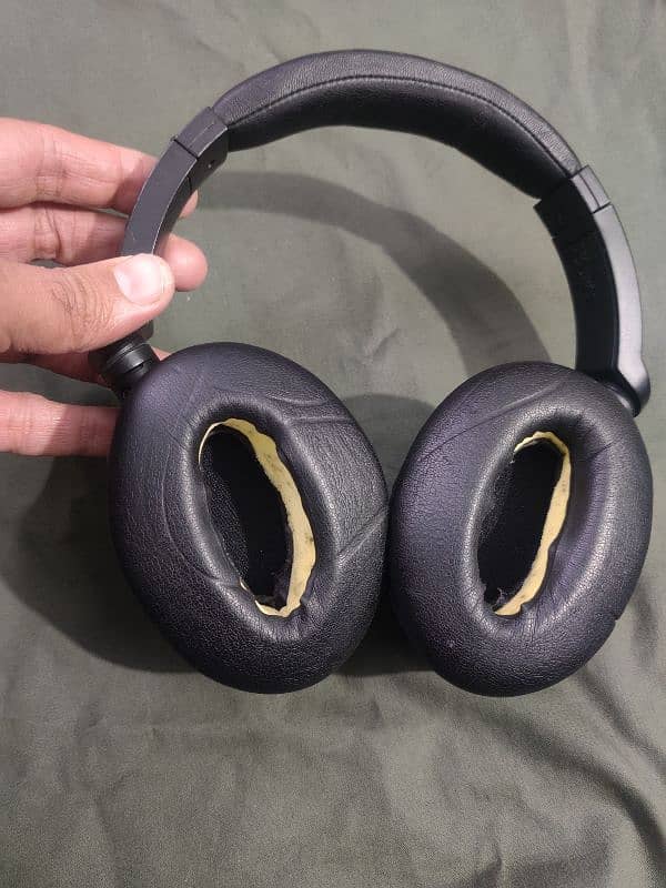 Audio Technica Quiet Point ATH-ANC7b Headphones. 4