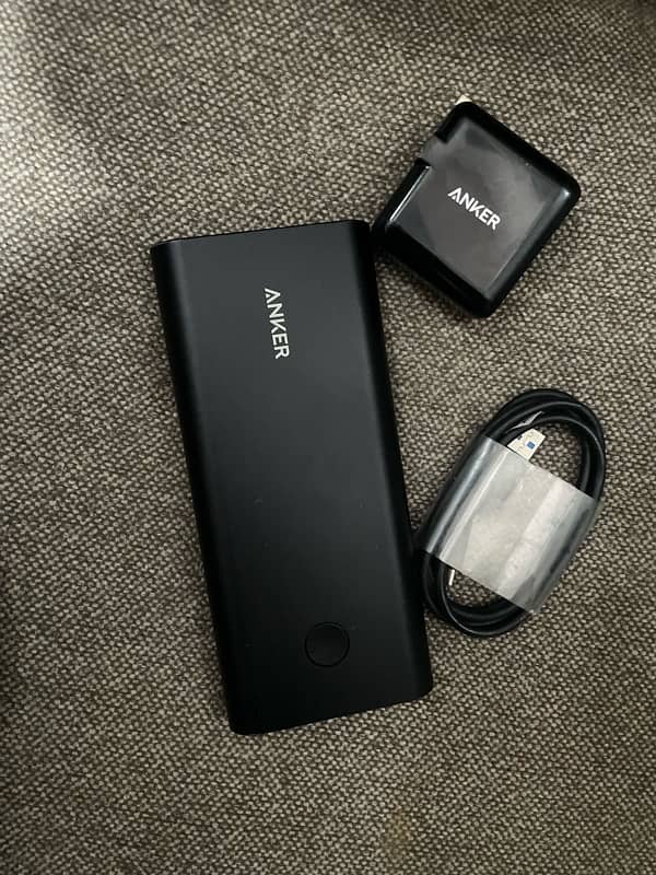 Anker ka 100% Genuine 45w Power Bank hy 4