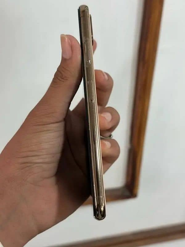 iphone xs max  256gb non pta factory unlocked bettery health 74 4