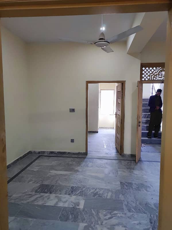 Ghouri town pH 4c1 2bed for rent water electrity Available 2