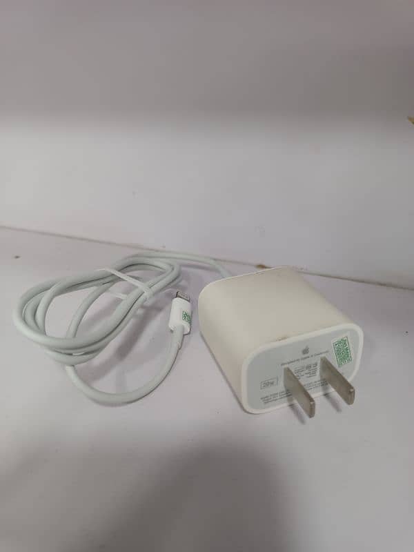 Original iPhone Charger 20W 0