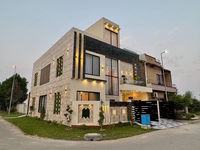 Modern Design Corner 10 Marla House For Sale | Citi Housing Gujranwala 15